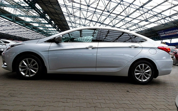 Hyundai i40 cena 65899 przebieg: 110000, rok produkcji 2018 z Sochaczew małe 781